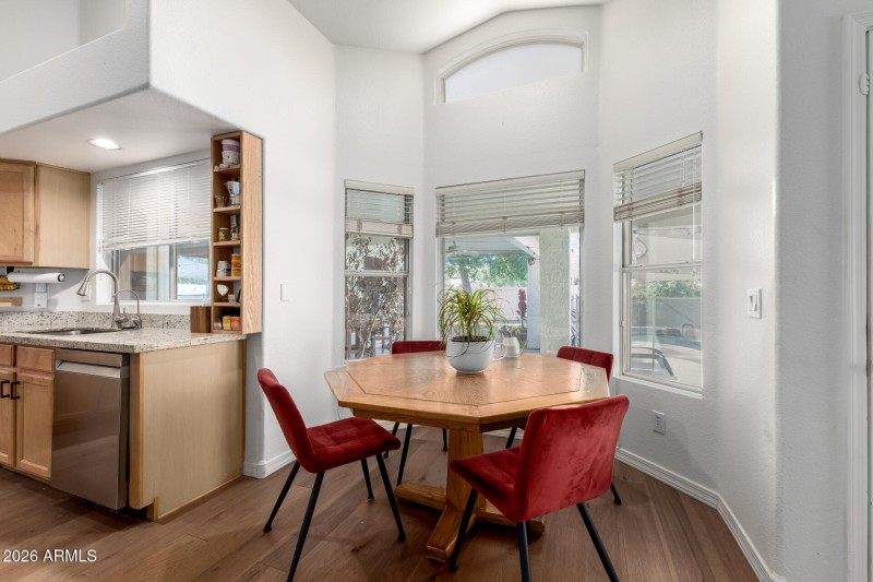 Eat in kitchen
