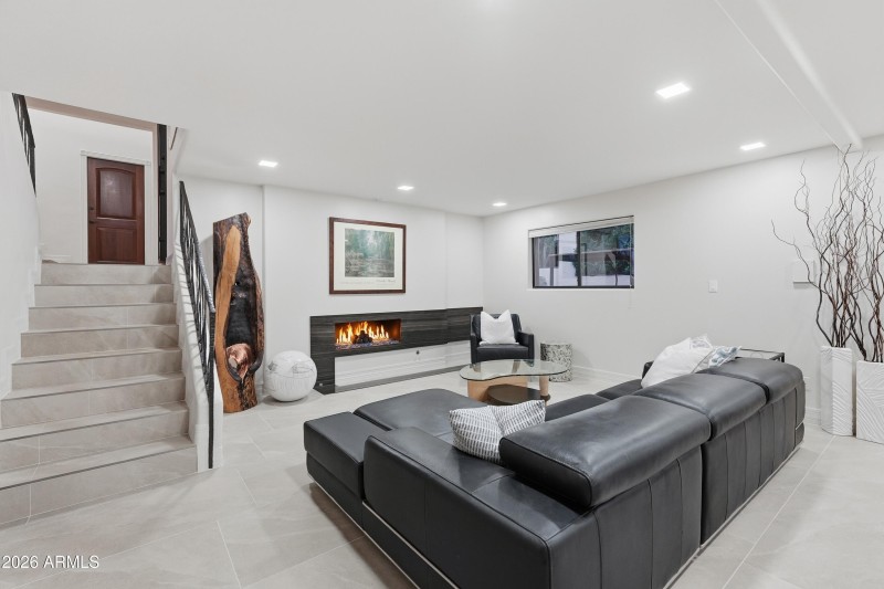 017_Living Room
