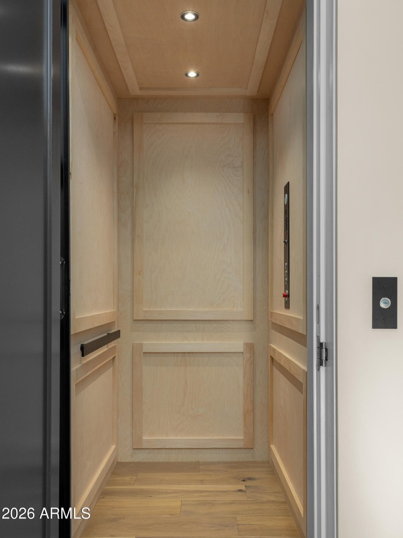 32private elevator