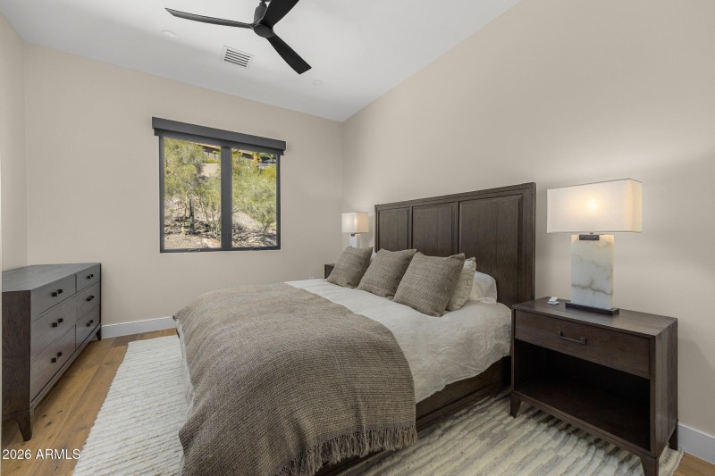 42guest bedroom3