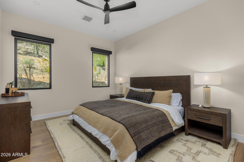 46guest bedroom1