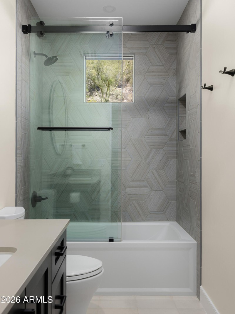 48guest bath1_1