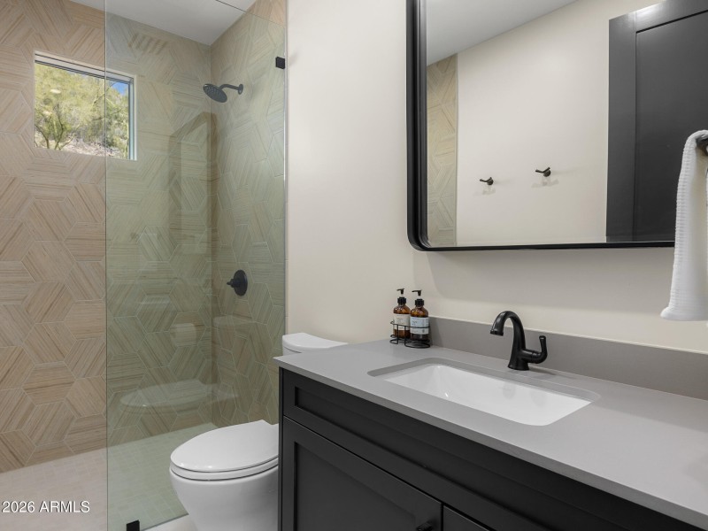 51guest bath2