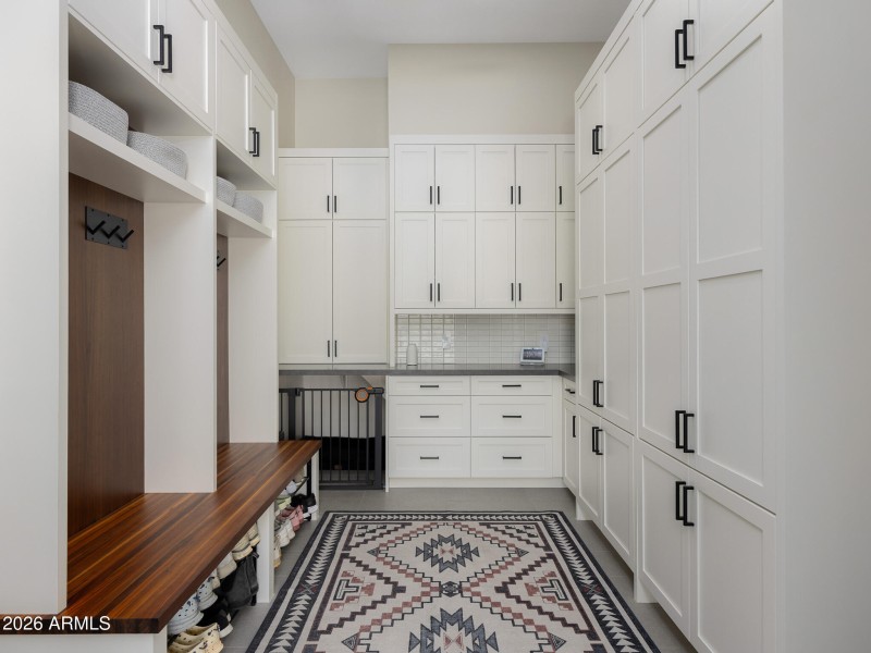 52mud room entrance