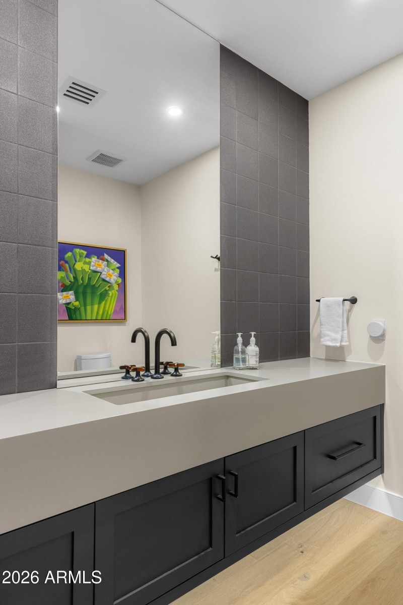 54powder room