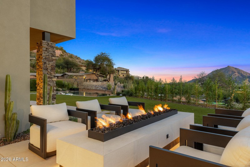 76fireside lounge