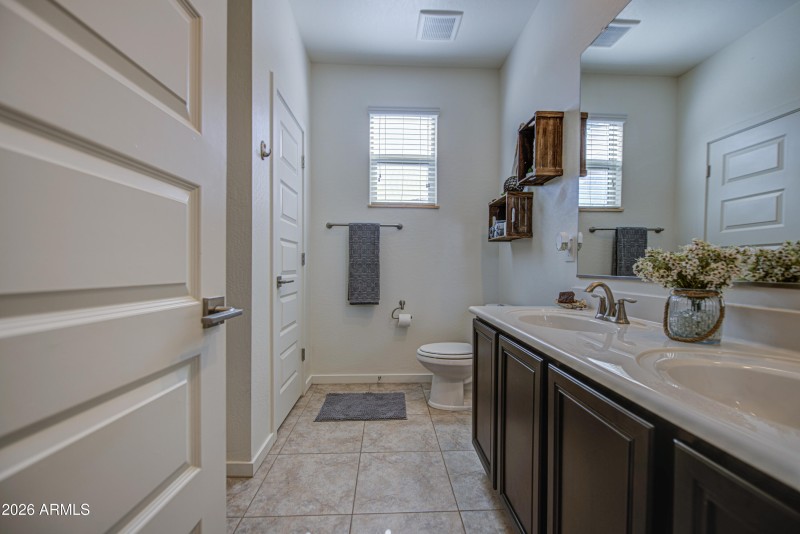 Bathroom 2-pic 1