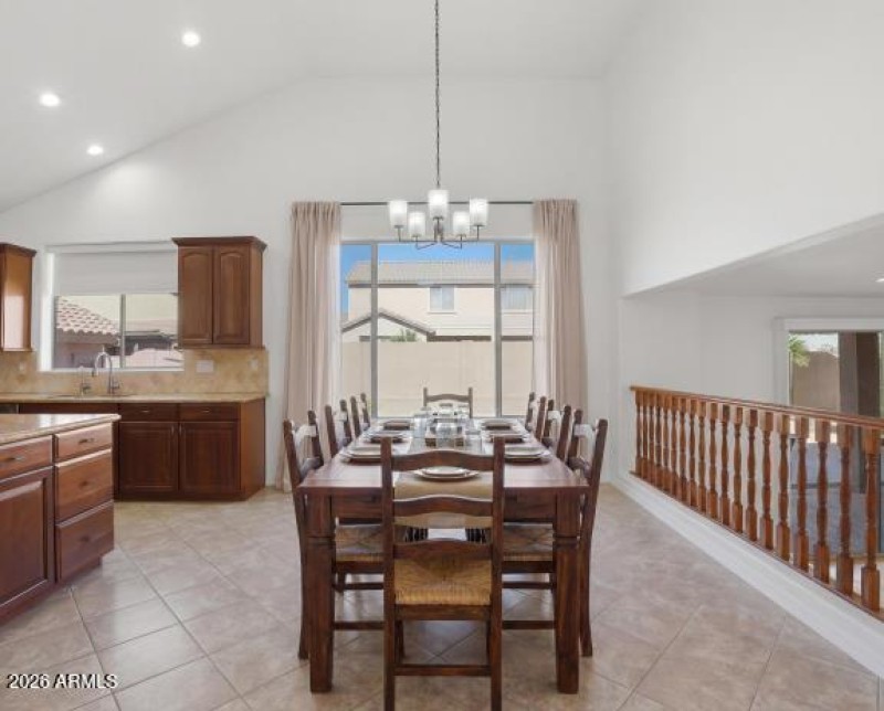 Staged Dinette