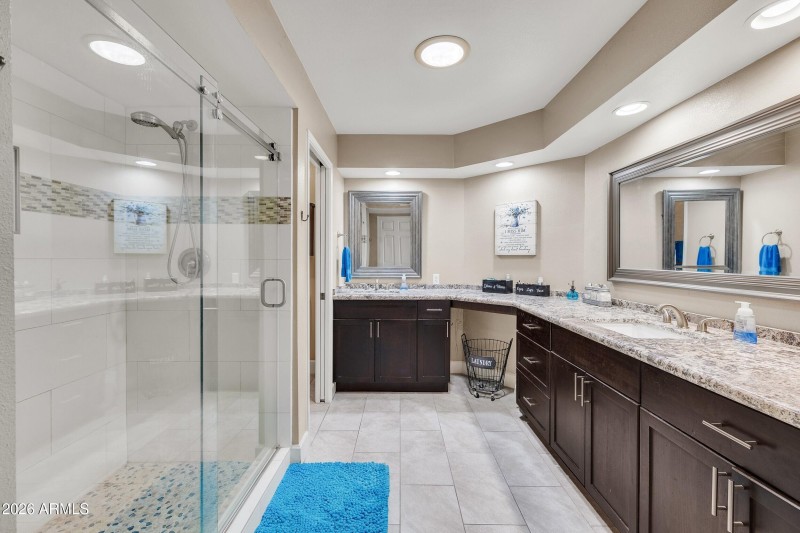 25_primary bath
