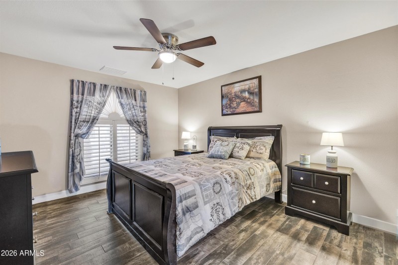 31_bedroom.png