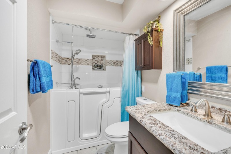 33_guest bath