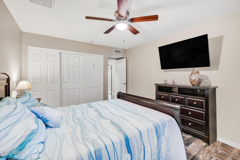 36_bedroom