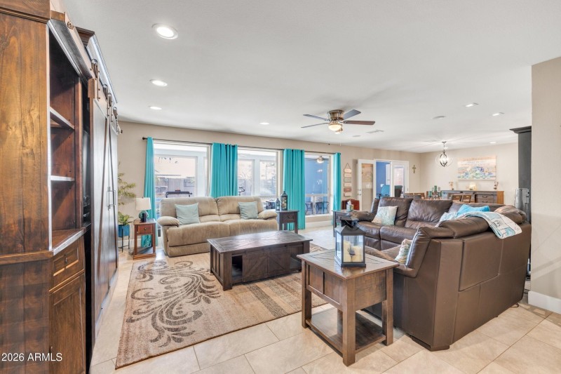9_living room
