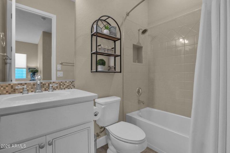 3746 Azalea - 37Second Bathroom