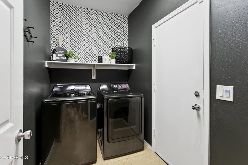 Washer & Dryer Included