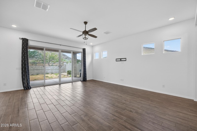 4)GREAT ROOM
