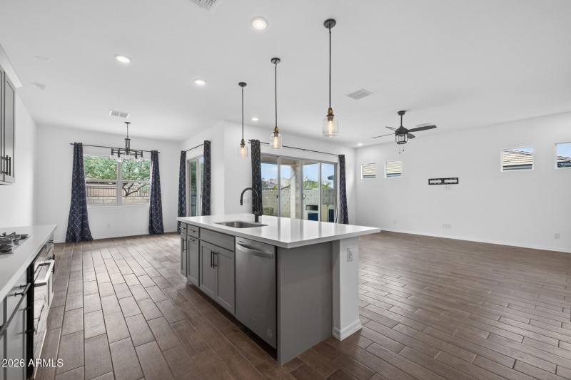 12)KITCHEN