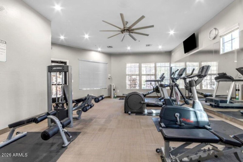 003_056_82-web-or-mls-fultonneighborhood