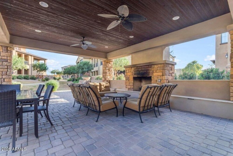 045_053_79-web-or-mls-fultonneighborhood
