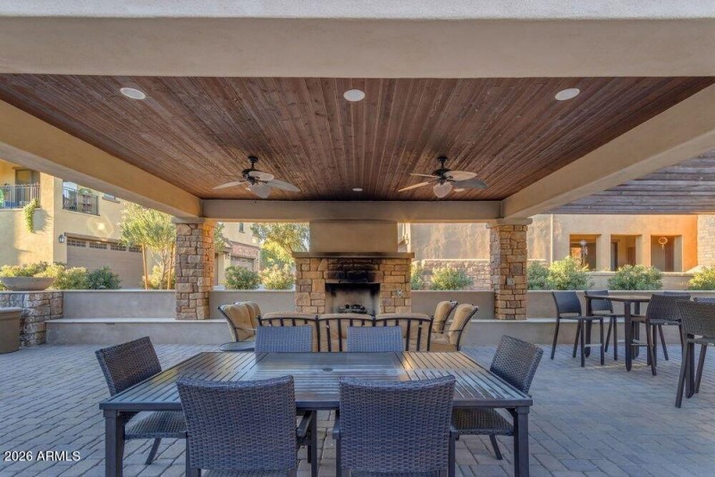047_055_81-web-or-mls-fultonneighborhood