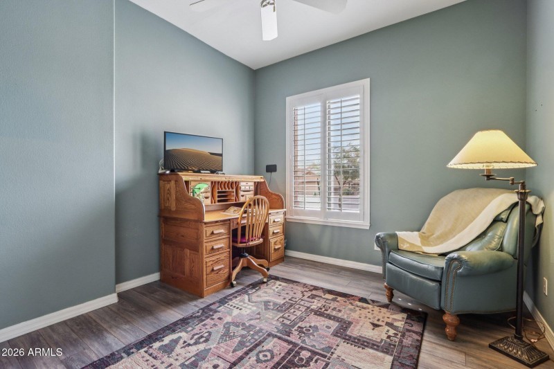 Den / Office Space