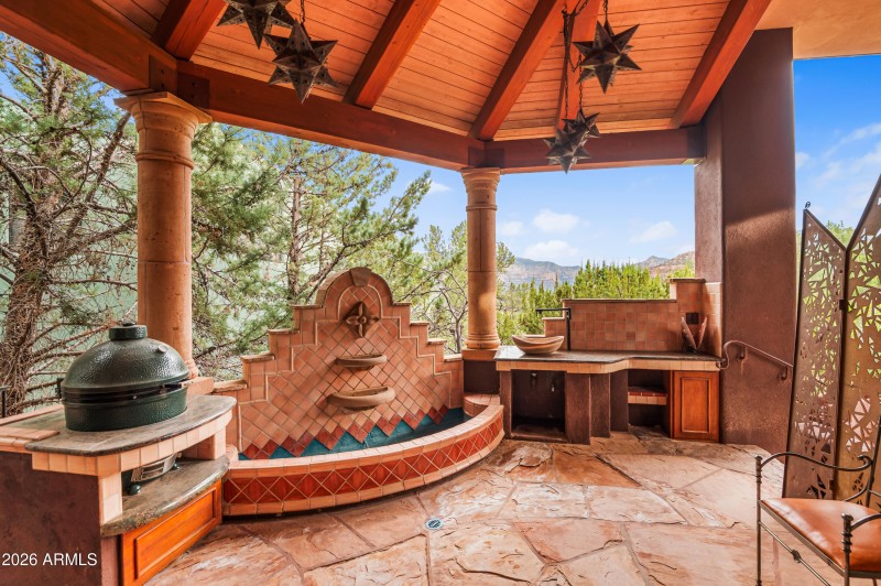 Outdoor Kitchen