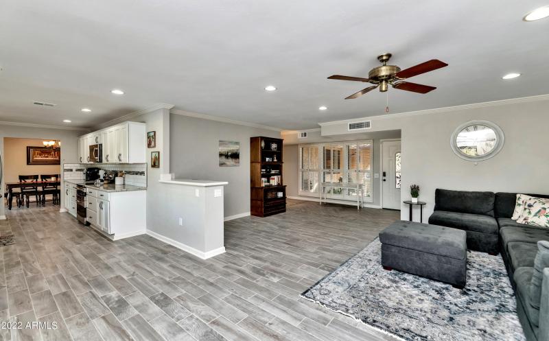 FAMILY ROOM VIEW