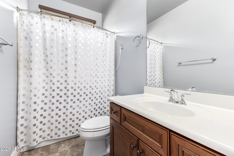 Full Bathroom with Tub
