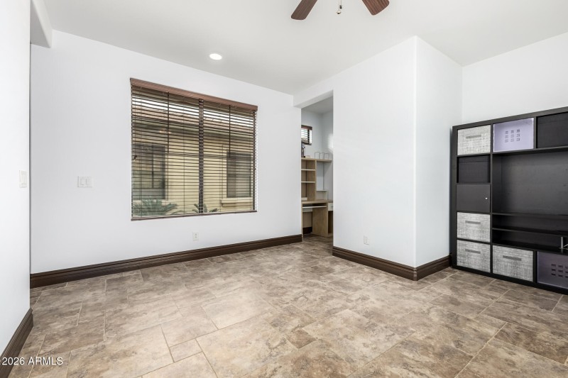 Flexible Living or Office Space
