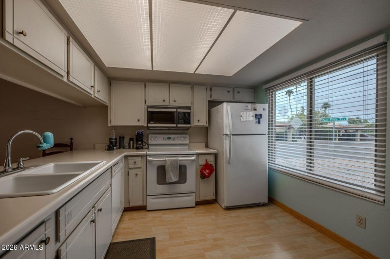 KITCHEN 2