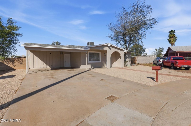 2314 N 71st Dr