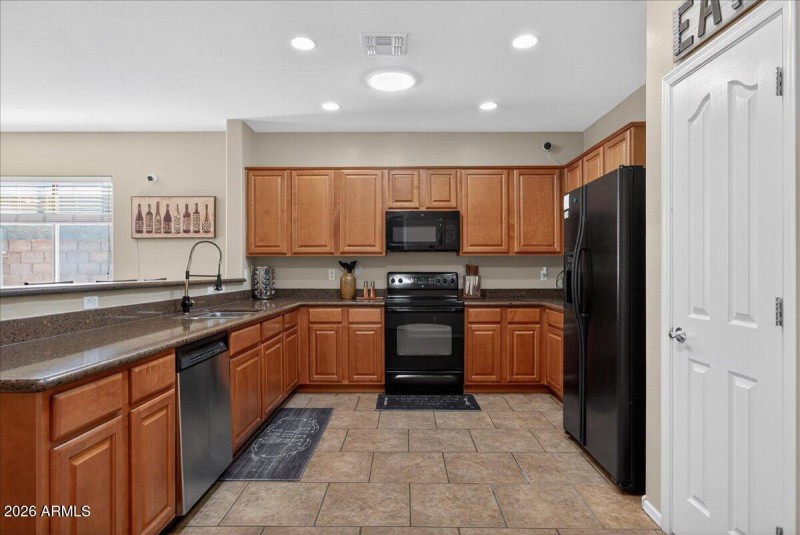 09-Kitchen