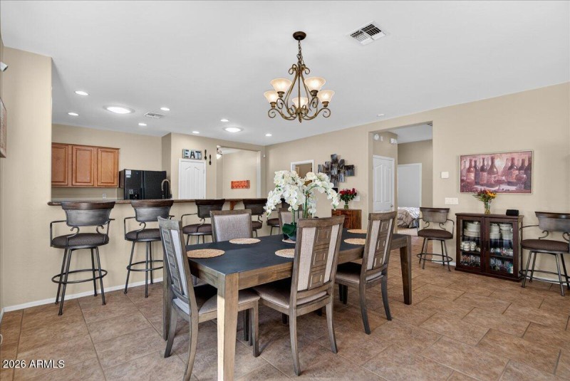 14-Dining Area