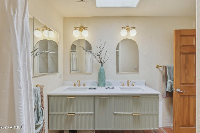 1366 East Cottonwood Lane-081268