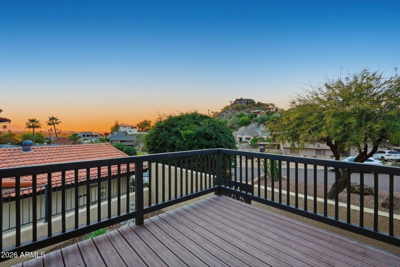 039_Balcony View