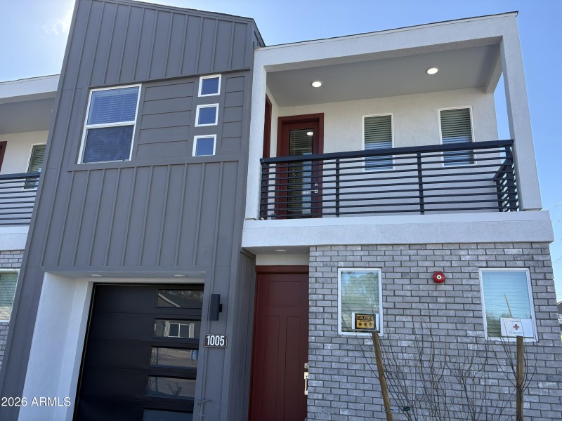 Exterior 1