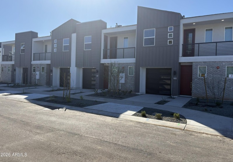 Exterior 3
