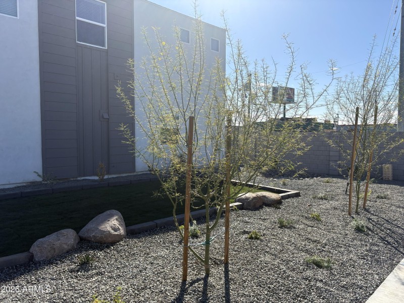 Exterior 5