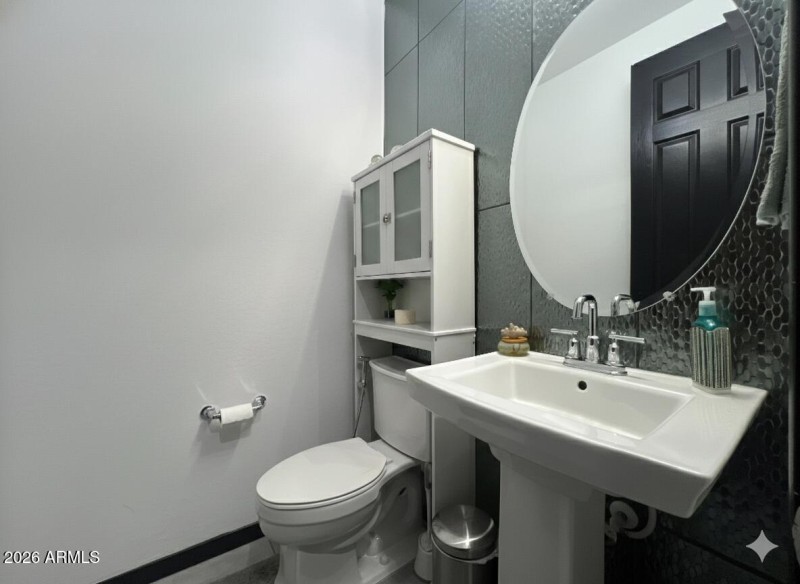 Guest half bath