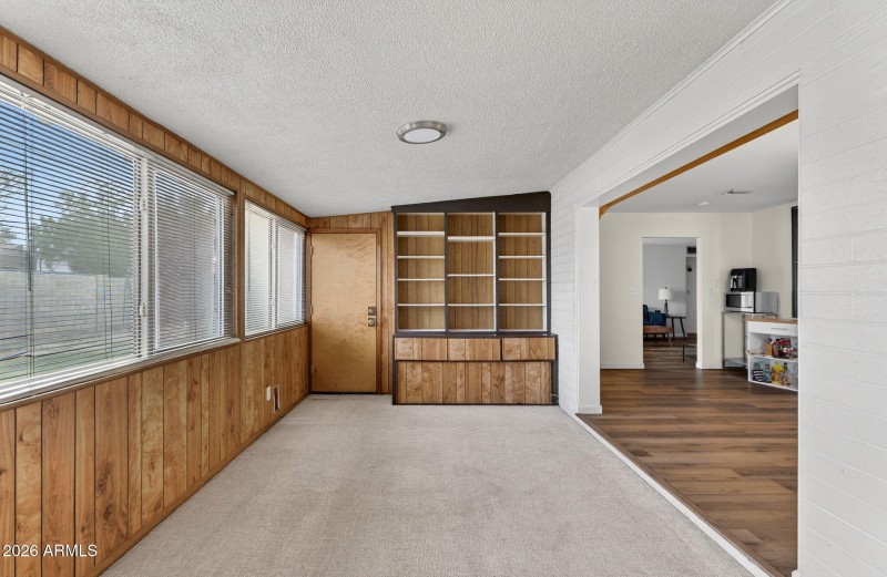 Sunlit Bonus Living Space