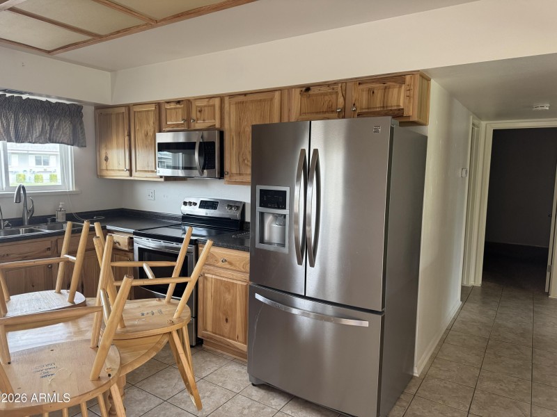 Kitchen/refrig