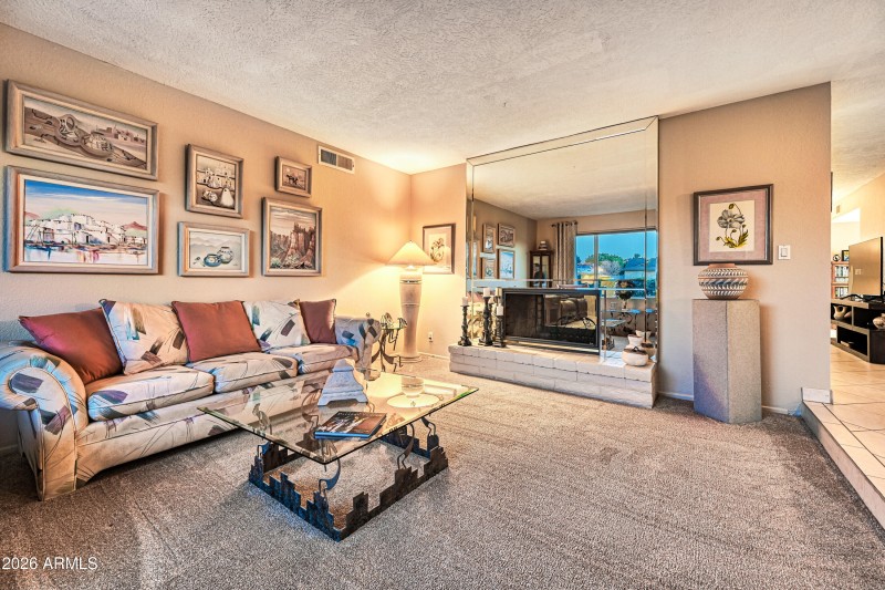 3025 W Kerry Ln - MLS Sized - 007 - 06 L