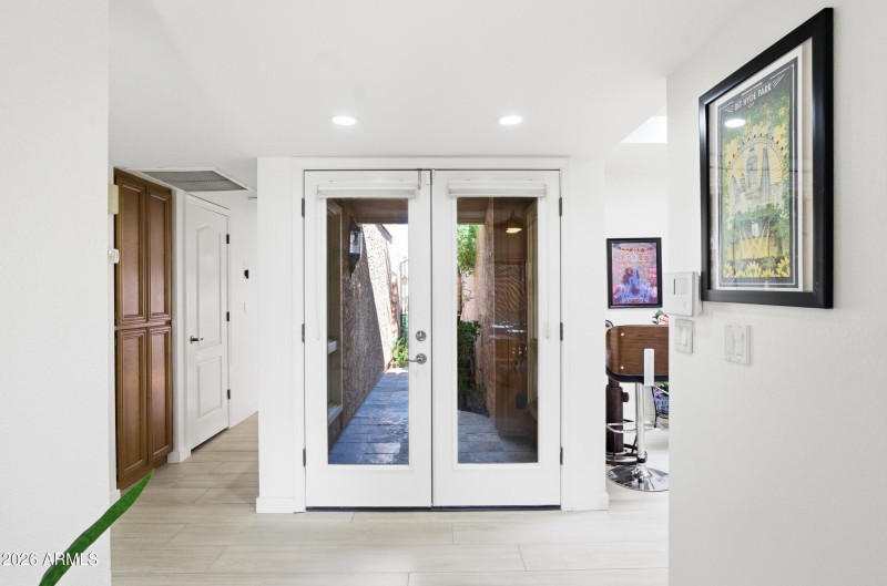Foyer & Front Doors