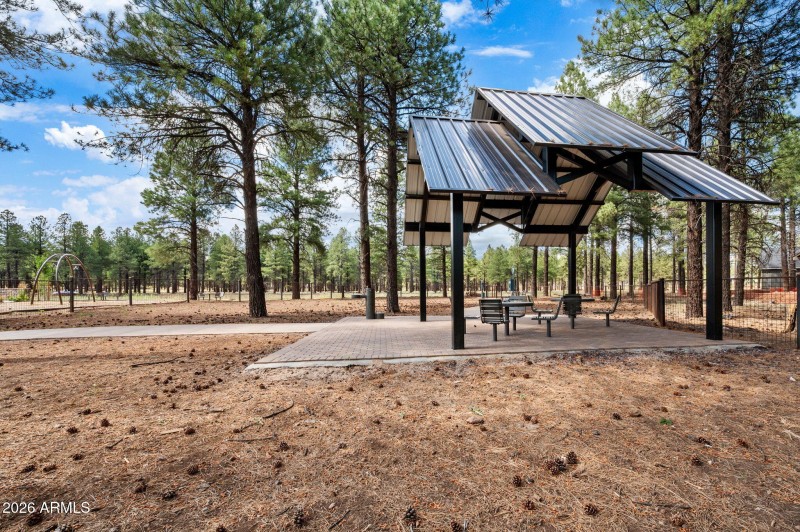 10-Dog Park Ramada (3)