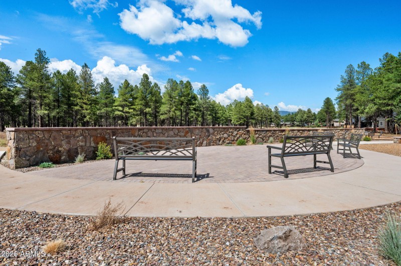 14-Sitting Area