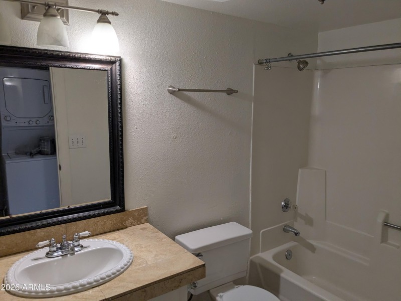 Full hall bathroom
