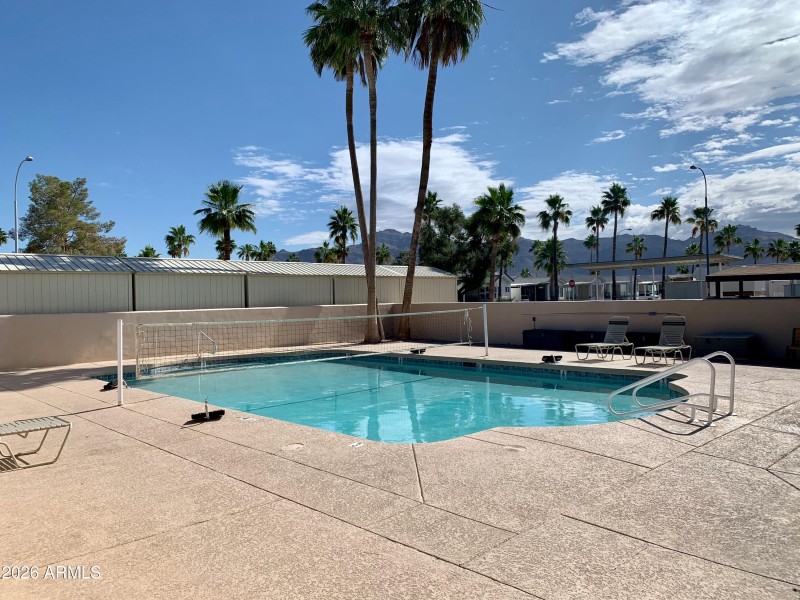 6 Golden Vista Pool 2