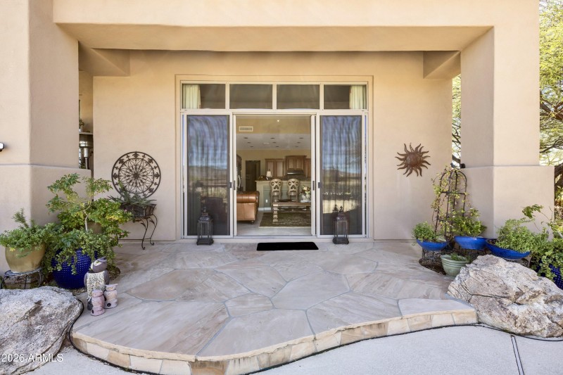 Flagstone back patio