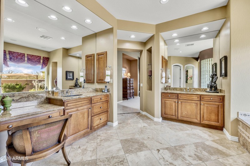 Primary bath