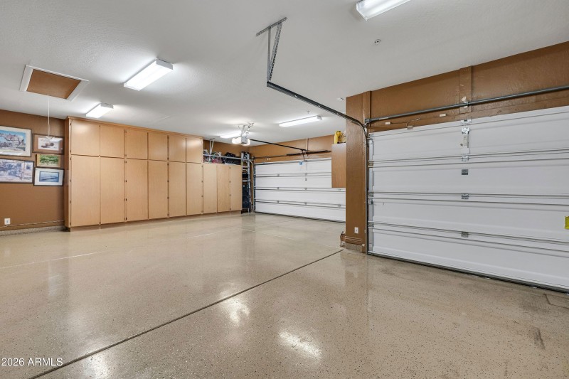4-5 car garage
